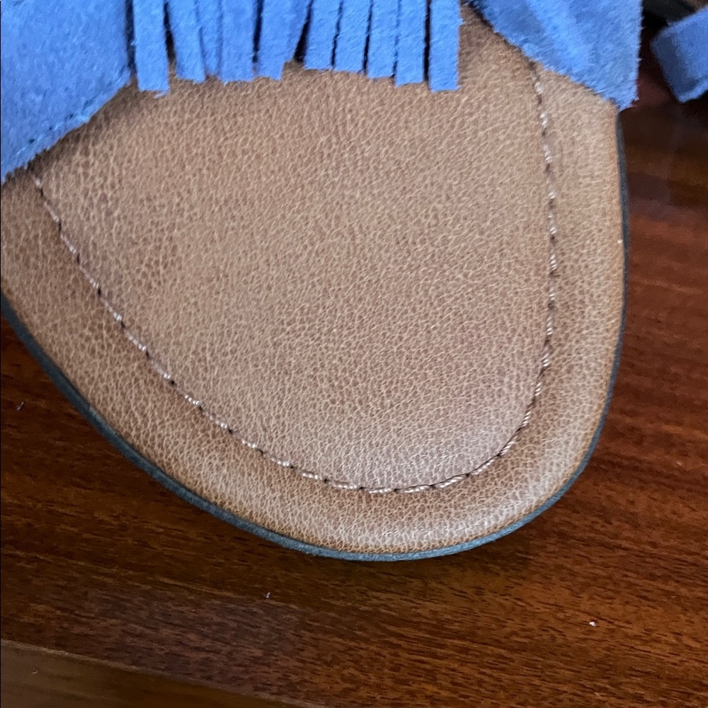 New Minnetonka Blue suede Fringe Sandals - Picture 6 of 15